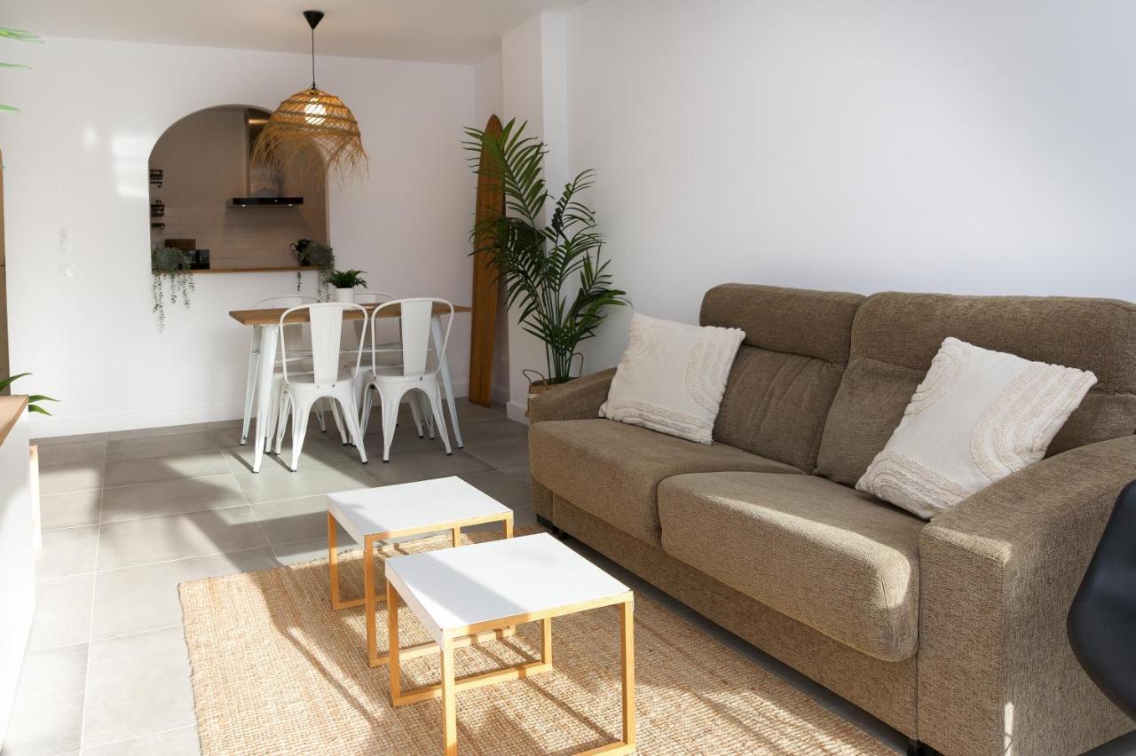 Surf Apartment - Wifi - Parking - Swimming Pool - Patio - Garden Tarifa Esterno foto