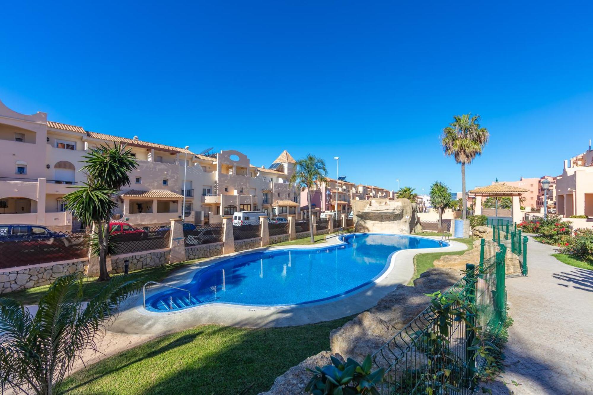 Surf Apartment - Wifi - Parking - Swimming Pool - Patio - Garden Tarifa Esterno foto